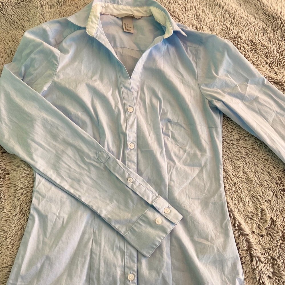H&M blue button down💙🤍